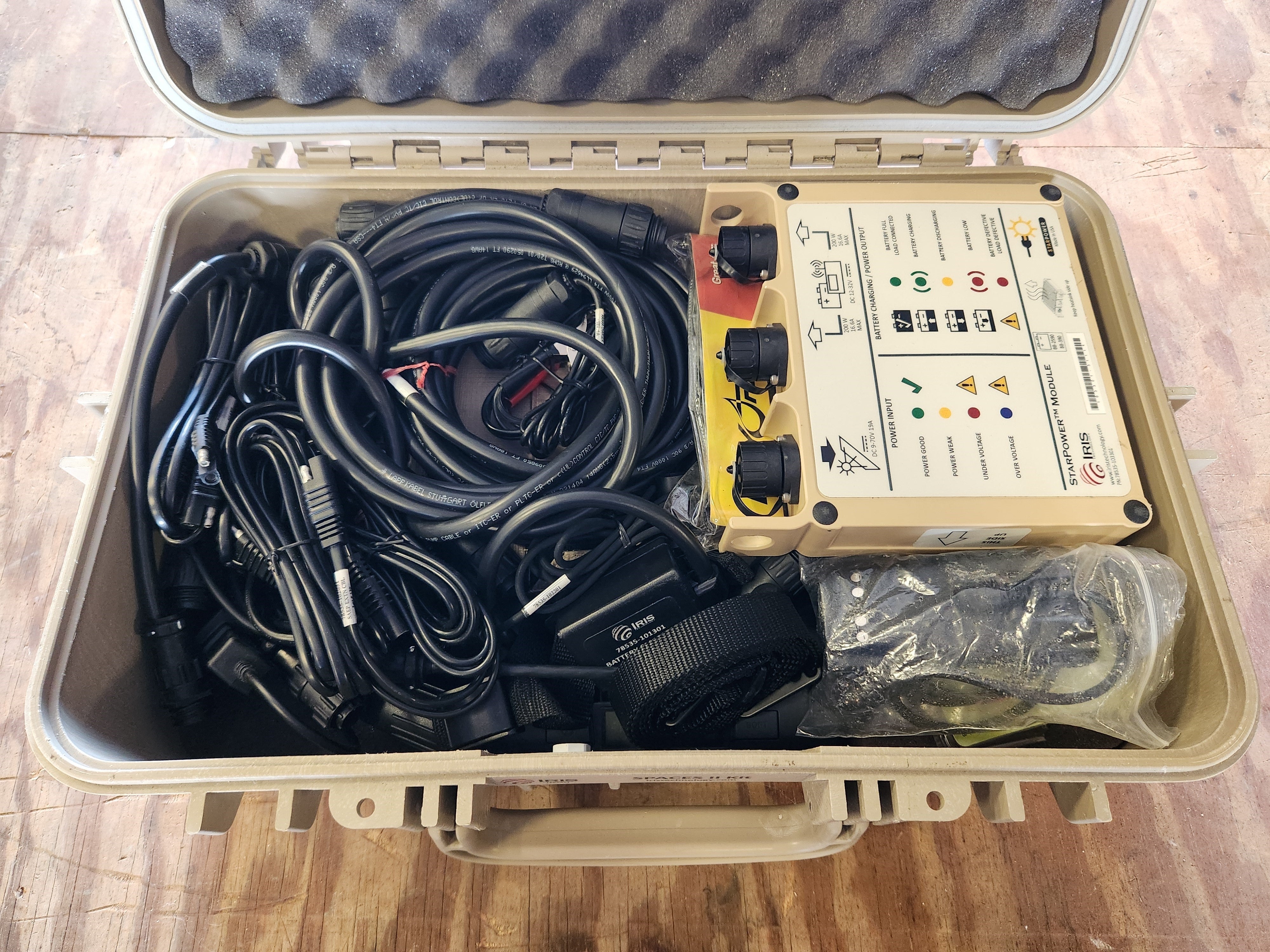 Iris Technology SPACES II Portable Military Solar Kit 78535-103399