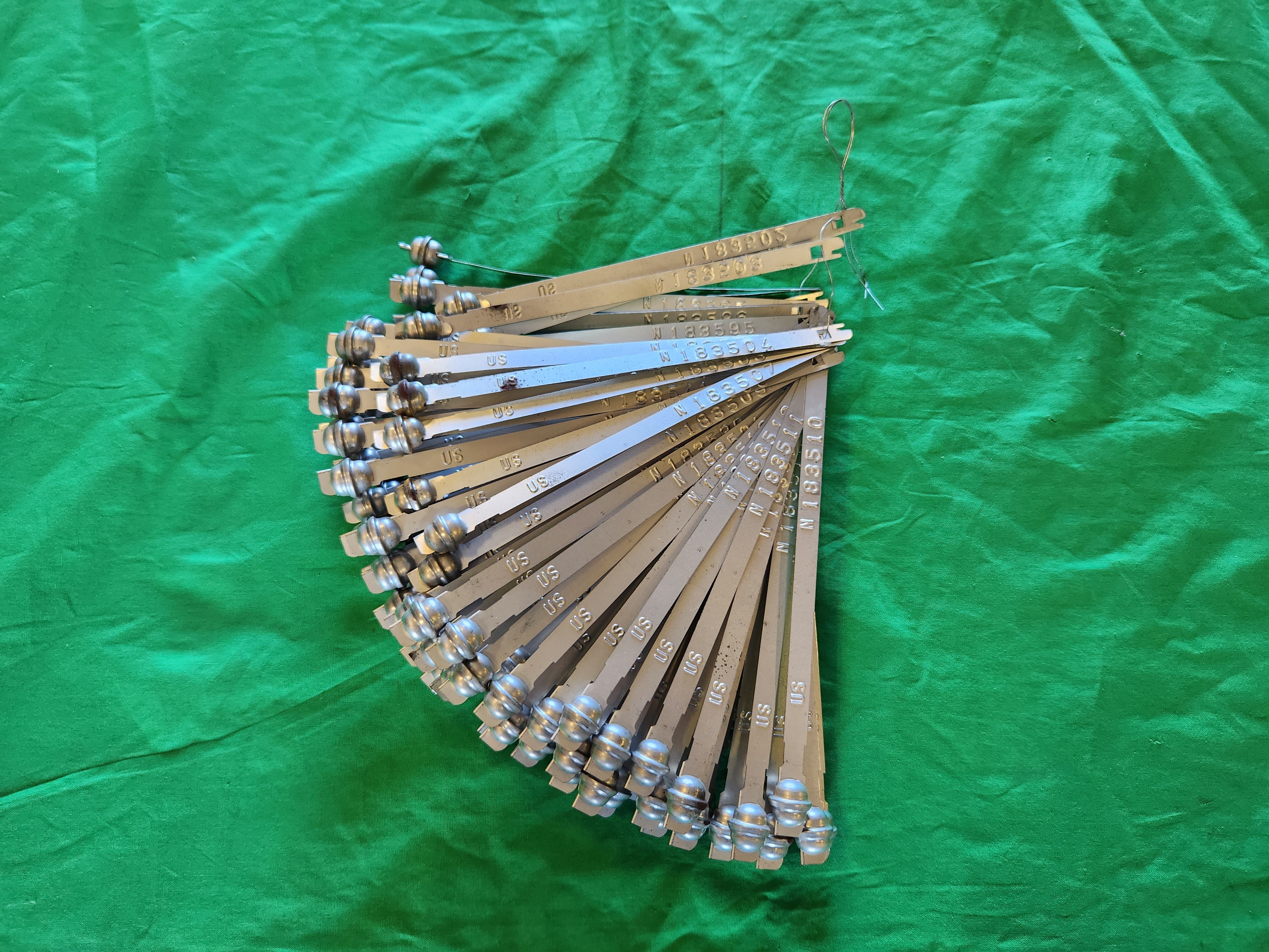 Self-Locking Anti-Pilferage Seals (Box of 100) - New/Open Box - part 5340-00-081-3381 - USA Supply (1 of 2)
