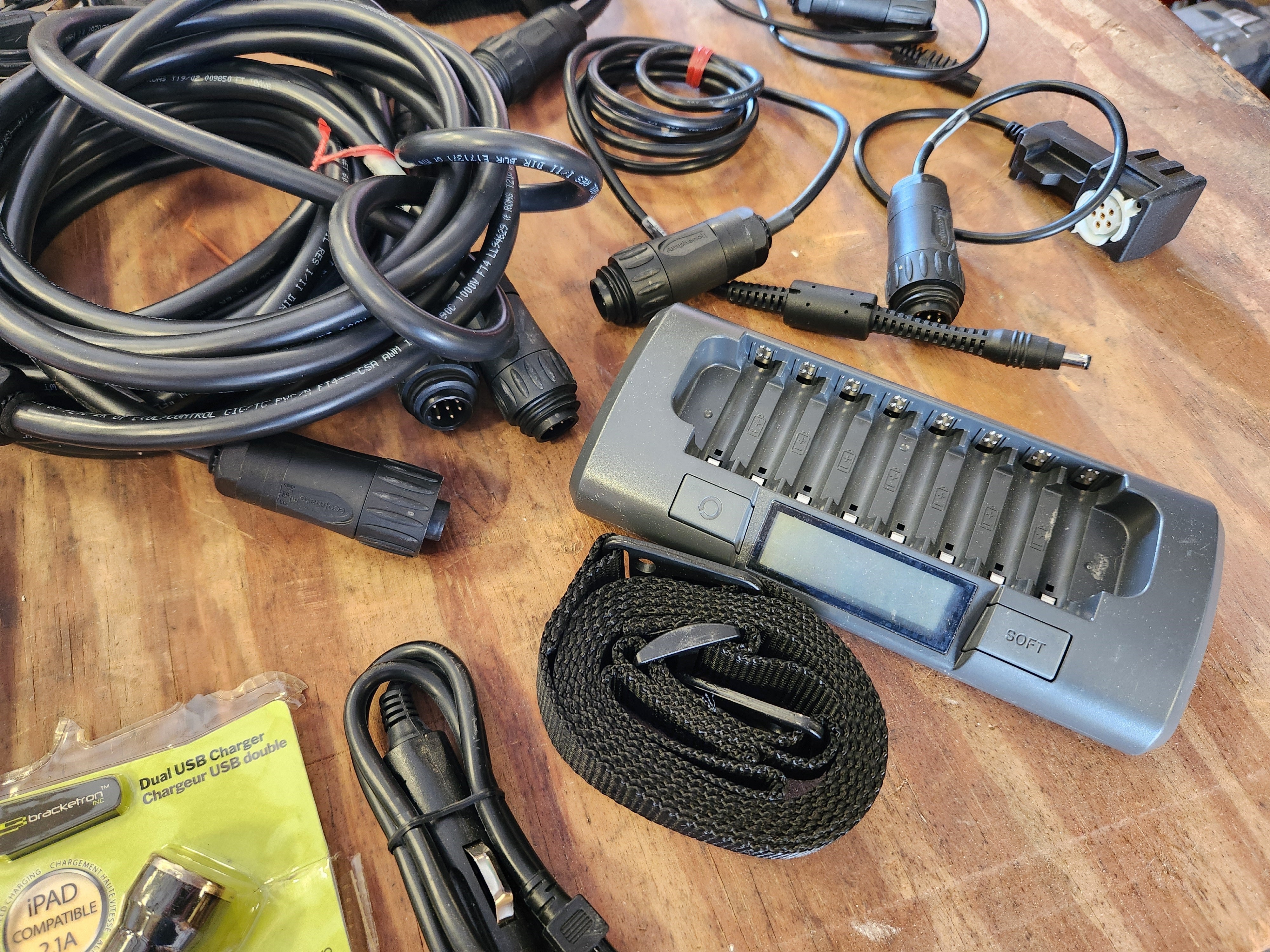 Iris Technology SPACES II Portable Military Solar Kit 78535-103399