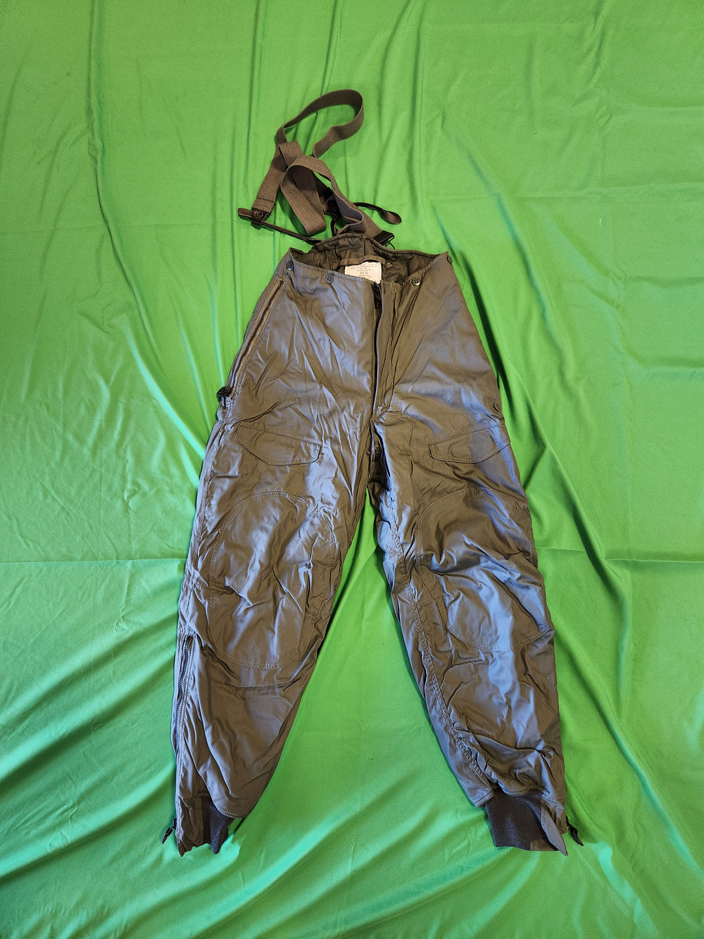 US Military Air Force Extreme Cold Weather Trousers Pants w/Suspenders Type F-1B Size 30 - Used