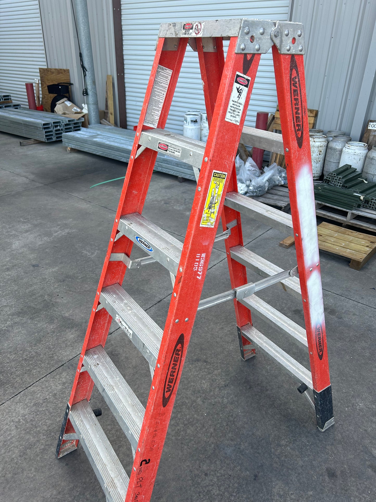 WERNER Twin Stepladder: 6 ft Ladder Ht, 5 Steps